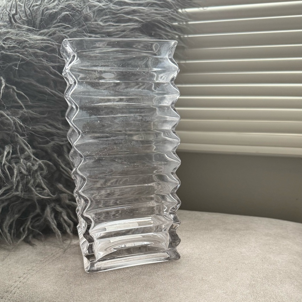 Glass Ribbed Vase Abbott Collection - Picture 4 of 12